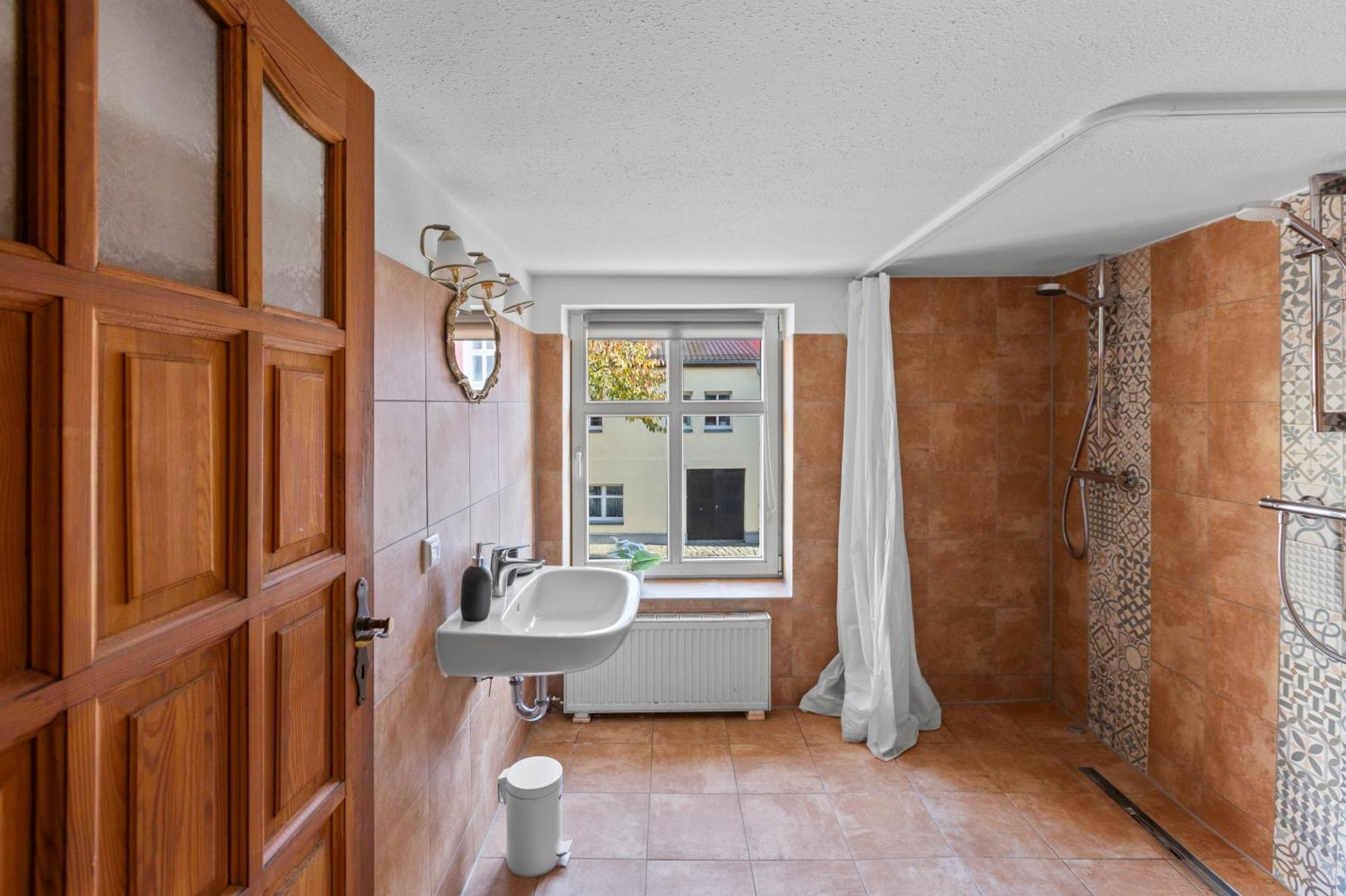 Sabina Monteurwohnung I 75 Zoll Tv I Kueche I Bad I Backofen I Trebbin Kültér fotó